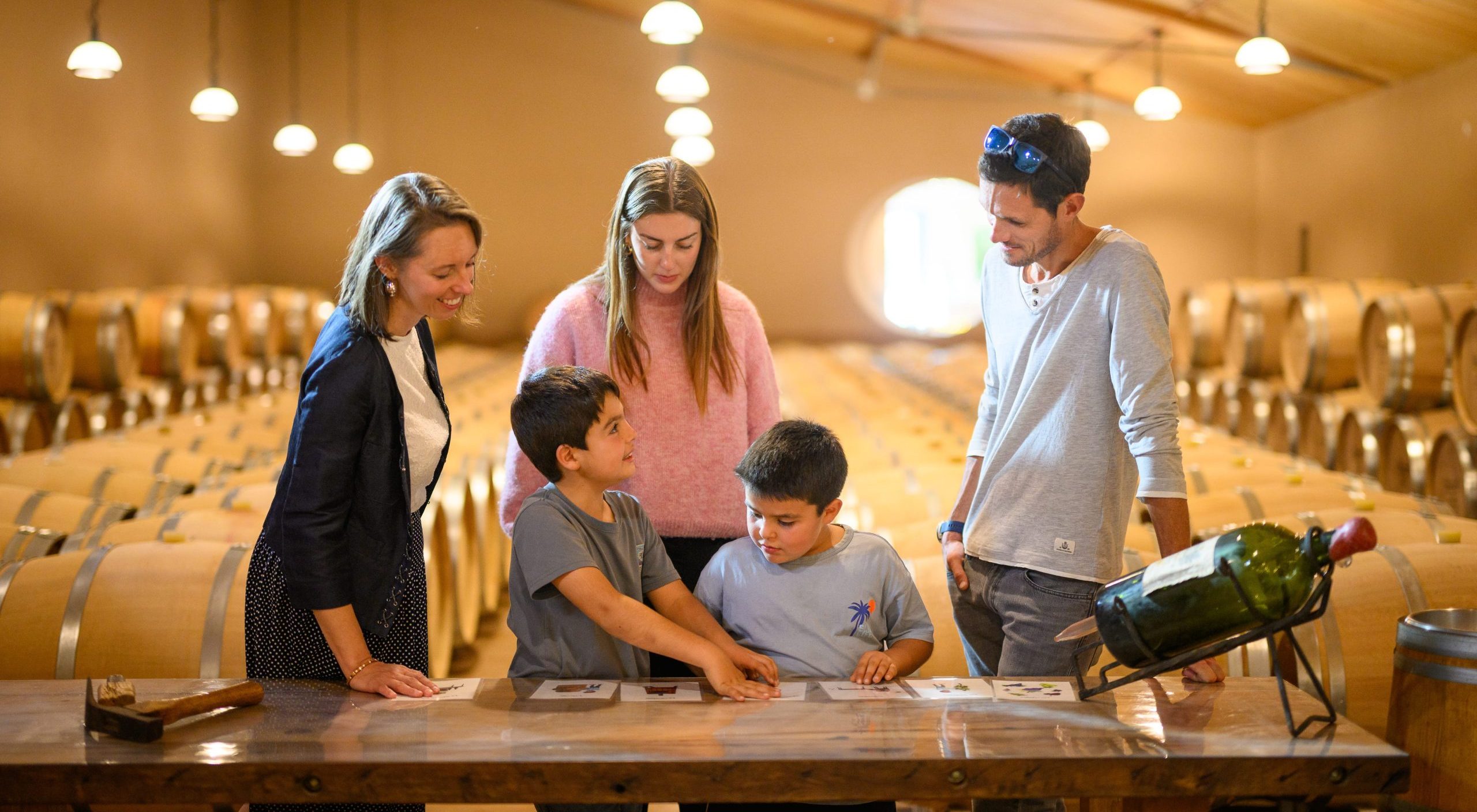 Visite famille au Château d'Eyran, vignoble familial en Pessac-Léognan